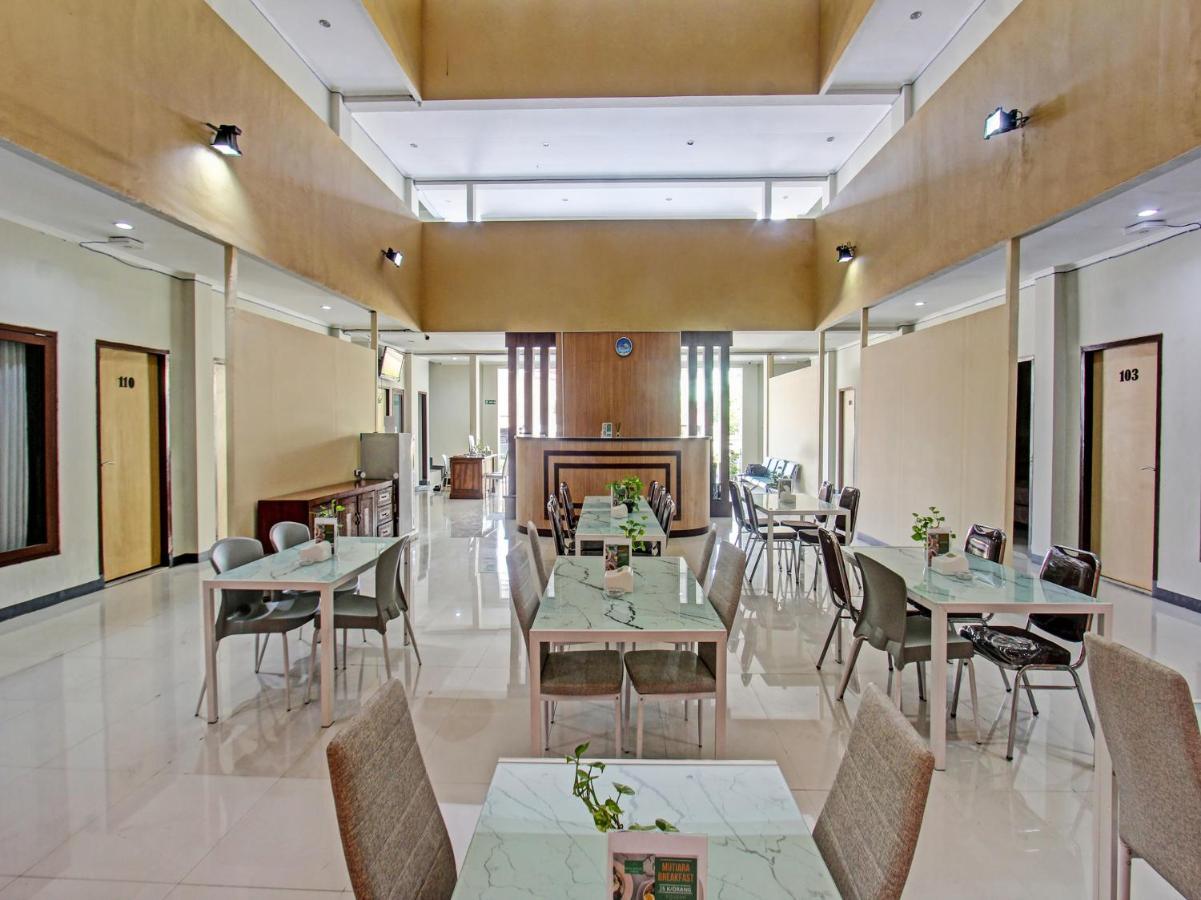 Oyo 91617 Hotel Mutiara Ломбок Экстерьер фото