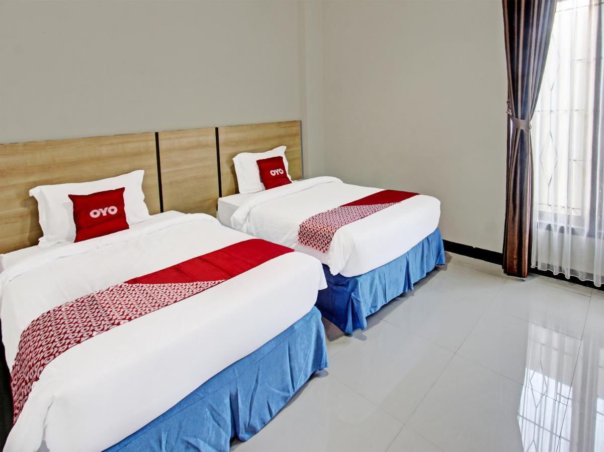 Oyo 91617 Hotel Mutiara Ломбок Экстерьер фото