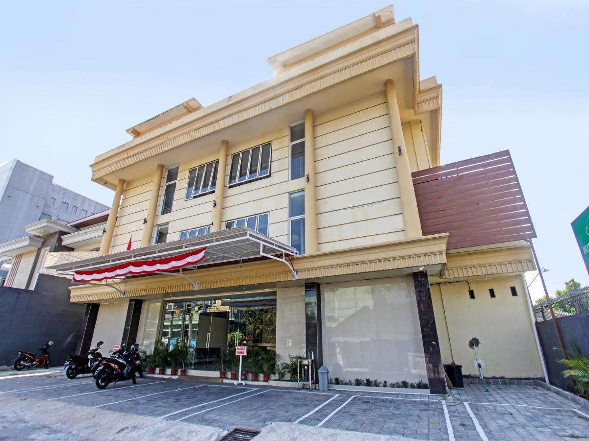 Oyo 91617 Hotel Mutiara Ломбок Экстерьер фото
