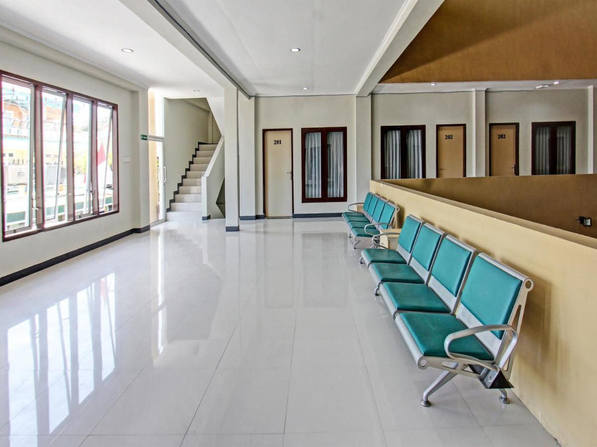 Oyo 91617 Hotel Mutiara Ломбок Экстерьер фото