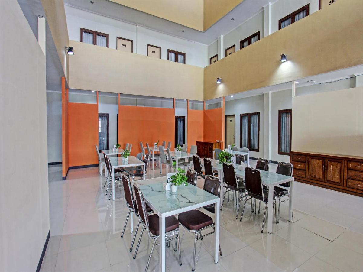 Oyo 91617 Hotel Mutiara Ломбок Экстерьер фото